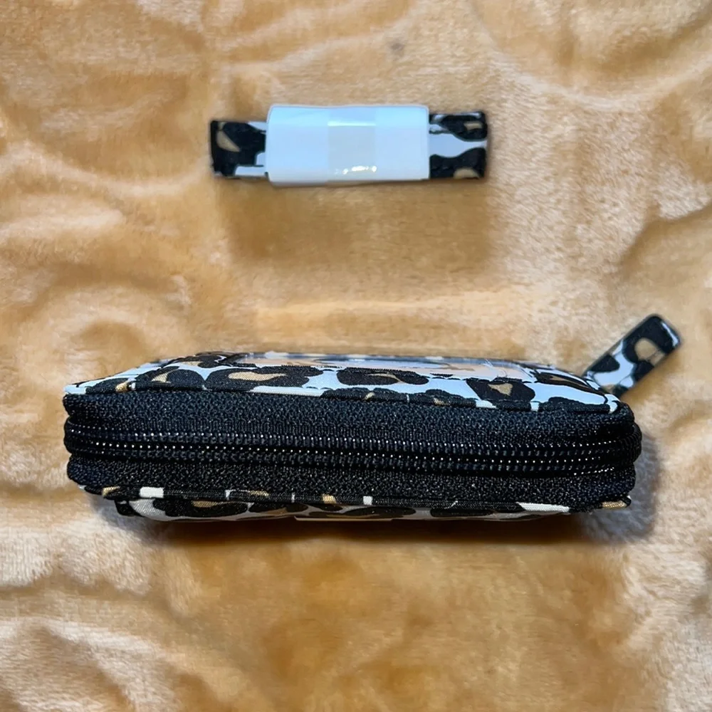 Walletbe Leopard Microfiber Wallet - Picture 4 of 6